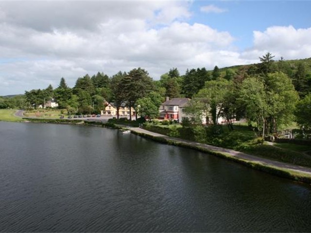 Gougane Barra Hotel & Cronin's Bar & Cafe